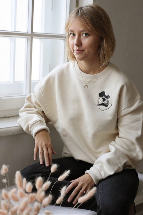 sweatshirt with embroidery | creamy